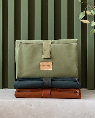 Nobodinoz Fasciatoio da Viaggio Impermeabile Baby on the Go - Verde Oliva - 50 x 70 cm - Cotone Bio Borse Cambio e Accessori