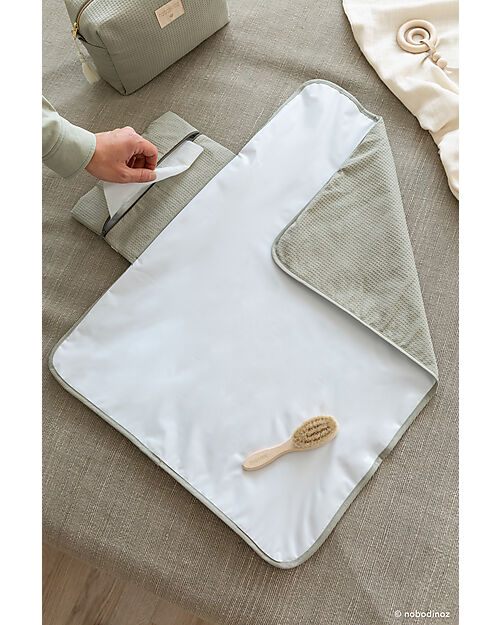 Nobodinoz Fasciatoio Waterproof Mozart - Laurel Green - 68x50 cm - Cotone Bio Fasciatoi da Viaggio