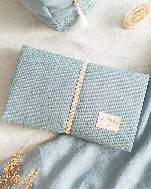 Nobodinoz Fasciatoio Waterproof Mozart - Stone Blue - 68x50 cm - Cotone Bio Fasciatoi da Viaggio