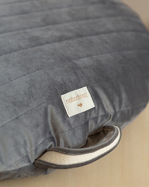 Nobodinoz Pouf rotondo Sahara - Grigio Ardesia - Velluto Ecologico Trapuntato Pouf
