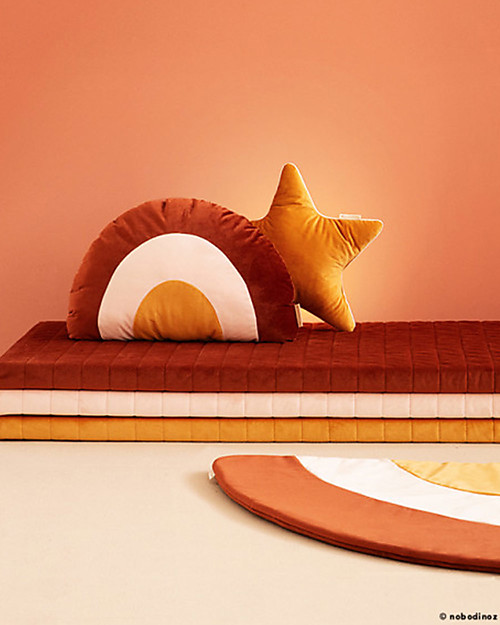 Nobodinoz Tappeto Gioco in Velluto - Arcobaleno Marrone - 105x70 Cuscini Arredo