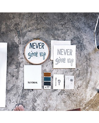 Numero 74 Kit Ricamo con Telaio ad Anello Never Give Up - 16 cm Kit Fai Da Te