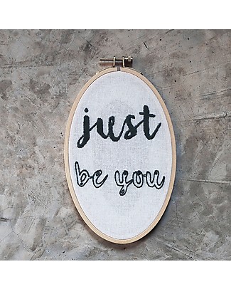 Numero 74 Kit Ricamo con Telaio ad Anello Ovale Just Be You - 21x13 cm Kit Fai Da Te