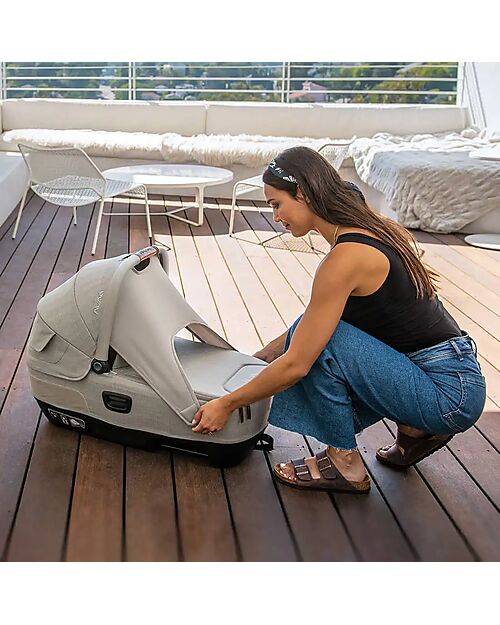 Nuna Navicella Cari Next per Passeggino e Auto - Pine - Cognac - Compatibile con Base Next - Leggera Sicura e Trasportabile Carrozzine e Navicelle