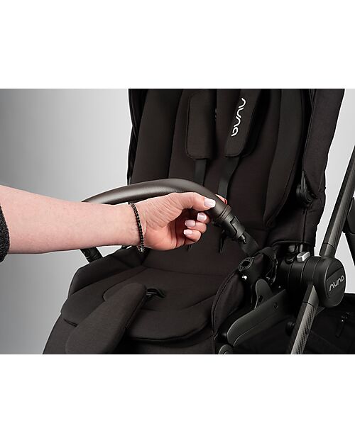 Nuna Passeggino Nuna Swiv - Caviar - con Telaio in Alluminio Passeggini Classici