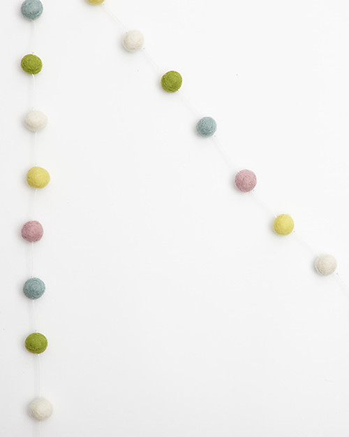 Olli Ella Ghirlanda Decorativa Palline in Feltro, Multicolore - Fatta a mano! Decorazioni da Parete