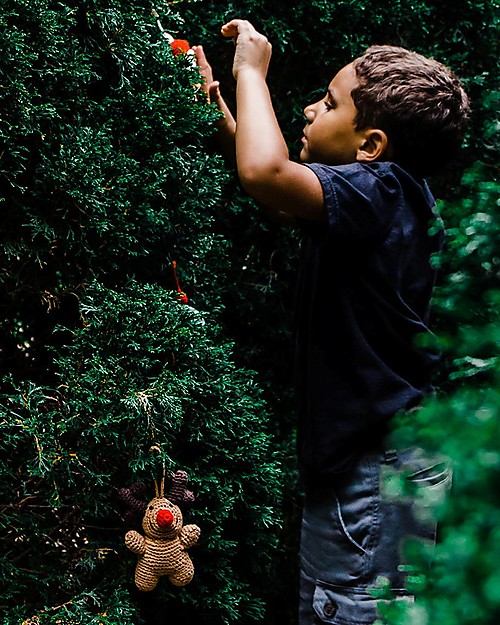 Pebble Set di 3 Decorazioni Natalizie - Pupazzo di Neve, Renna, Albero - Fair Trade (altezza 15 cm circa) Decorazioni Natalizie