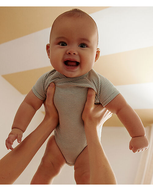 Petit Bateau Body Manica Corta - Pacco da 3 - Bianco/Verde Righe e Cuori - 100% Cotone Bio Body Manica Corta