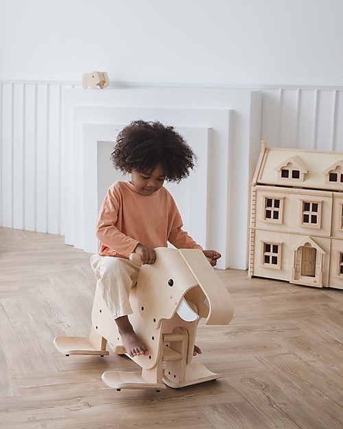 PlanToys Elefante a Dondolo in Legno Walking Elephant - Cammina come un Vero Elefante! Cavalcabili