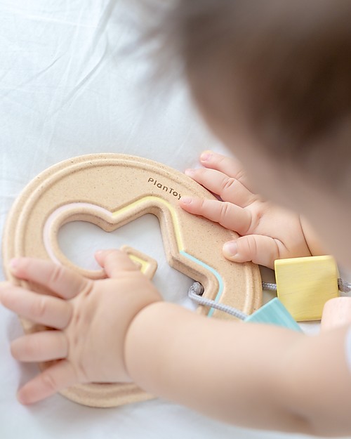 PlanToys Gioco ad Incastri in Legno, Figure Geometriche - Coordinazione Occhio-Mano! Incastri in Legno