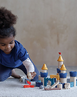 PlanToys Mattoncini Castello Fantasy in Legno - Personaggi Inclusi Mattoncini da costruzione