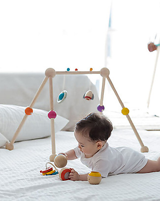 PlanToys Palestrina Bimbo in Legno Arcobaleno - Set giochi inclusi Palestrine