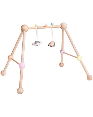 PlanToys Palestrina Bimbo in Legno con Set Giochi Inclusi Palestrine