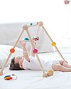 PlanToys Palestrina Bimbo in Legno con Set Giochi Inclusi Palestrine