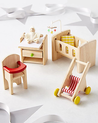 PlanToys Set Gioco in Legno Nursery - con Comodino, Passeggino, Culla e Seggiolone! Far finta di