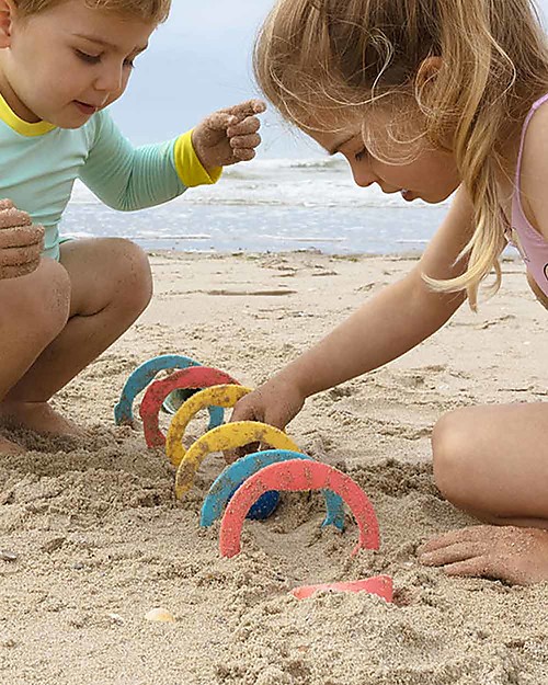 Quut Ringo set con 6 Anelli e una Pallina - Multicolore - Leggero e Amico dell'ambiente Giochi da Spiaggia