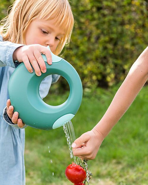 Quut Set Spiaggia - Verde - Palla/Annaffiatoio e Rastrello - con Borsa Colorata Giochi da Spiaggia