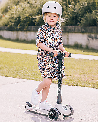 Scoot and Ride Monopattino Richiudibile Highwaykick 3 LED - Grigio Cenere - Da 3 a 6 anni Biciclette Senza Pedali
