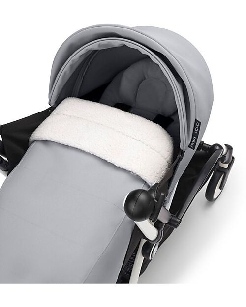 Stokke  Passeggino Duo YOYO3 - Telaio Bianco + Rivestimento Stone 6+ kit per neonati 0+ Passeggini Leggeri