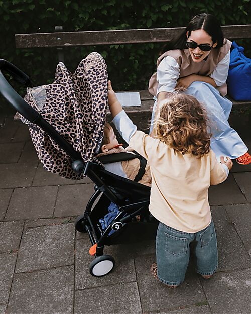 Stokke Passeggino YOYO3 Telaio Nero e Seduta Leopard - Dai 6 Mesi Passeggini Leggeri