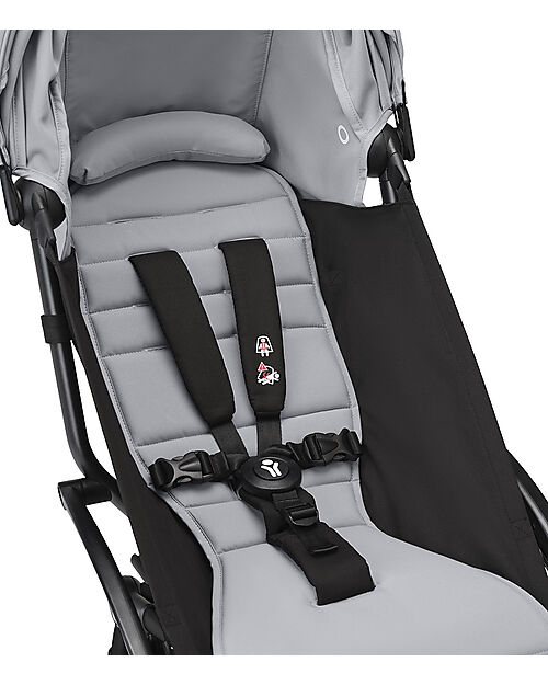 Stokke Passeggino YOYO3 Telaio Nero e Seduta Stone - Dai 6 Mesi Passeggini Leggeri