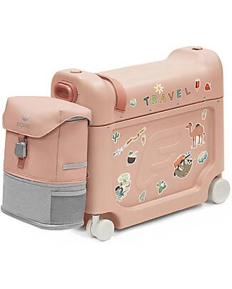 Stokke Set Viaggio JetKids Valigia Cavalcabile + Zaino Espandibile - Coral Pink Borse da Viaggio