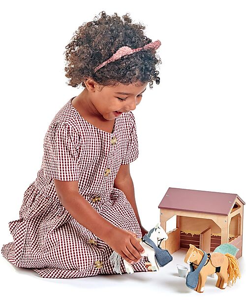 Tender Leaf Set Stalla con Due Cavalli - Legno - Gioco Sostenibile Animali in Legno