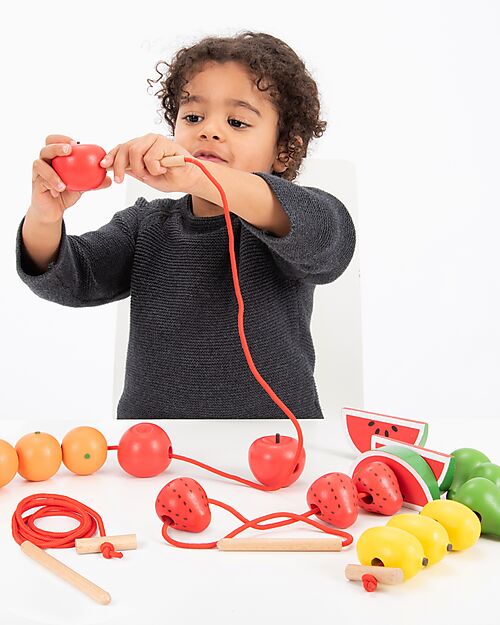 tickit Set Frutta da Infilare in Legno di Emu - 21 Pezzi - +3 Anni Cibo Giocattolo