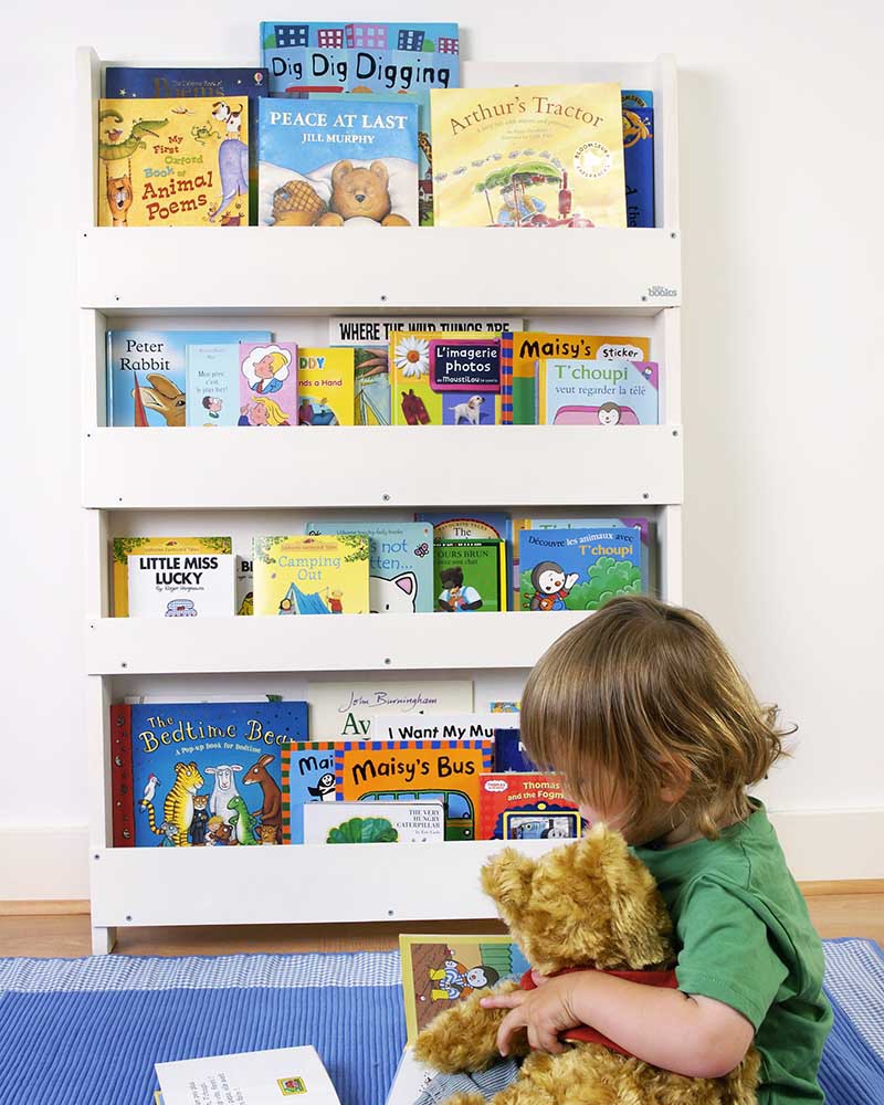 Libreria Montessori con capacità di 100 libri e finitura trasparente BUK  100 LIBRI