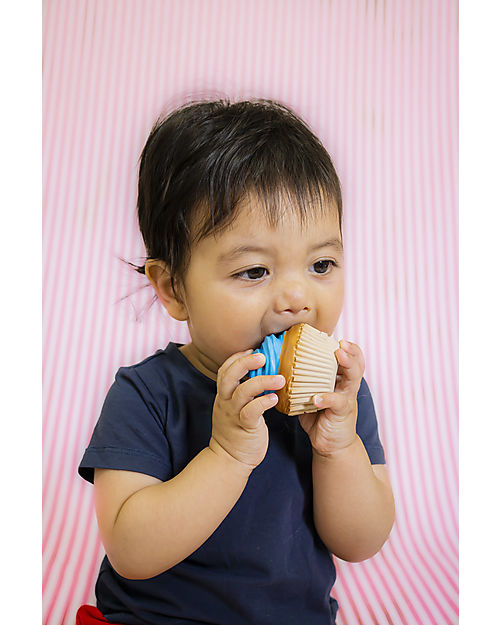 Tikiri 3-in-1 Sonaglio Cupcake -  Massaggiagengive - Gioco da Bagno - Bakery Items - 100% Caucciù Naturale Massaggiagengive