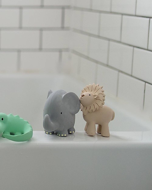 Tikiri 3-in-1 Sonaglio Elefante, Massaggiagengive, Gioco da Bagno,  My First Zoo - 100% Caucciù Naturale Giochi Bagno