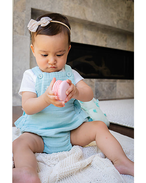 Tikiri 3-in-1 Sonaglio Macaroon  -  Massaggiagengive - Gioco da Bagno - Bakery Items - 100% Caucciù Naturale Massaggiagengive