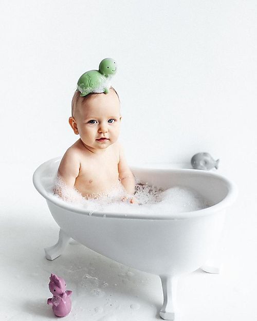 Tikiri 3-in-1 Sonaglio Tartaruga, Massaggiagengive, Gioco da Bagno, Ocean Buddies, Confezione Regalo - 100% Caucciù Naturale Giochi Bagno