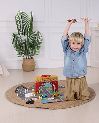 Tooky Toy Set Pista da Corsa - Ottimo per Giocare in Viaggio - 29 x 9,5 x 21,5 cm - A Partire Dai 3 Anni - Comprende 34 Pezzi Macchine e Trenini in Legno