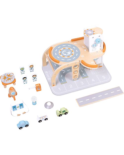 Tooky Toy Stazione Spaziale in Legno - 39,5 x 29,5 x 29 cm - A Partire Dai 3 Anni - Comprende 14 Pezzi Macchine e Trenini  in Legno