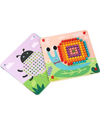 Tooky Toy Wooden Pattern Pegs Game - 222 Pieces - 22.5 x 22.5 x 1.5 cm - 3+ Years Wooden Stacking Toys
