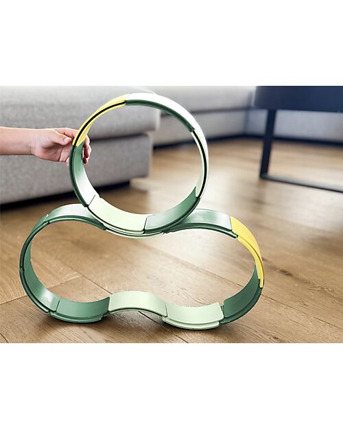 Waytoplay Arches - Set Creativo - 18 Pezzi - Plastica Riciclata - per Giochi Open-Ended Macchine e Trenini  in Legno