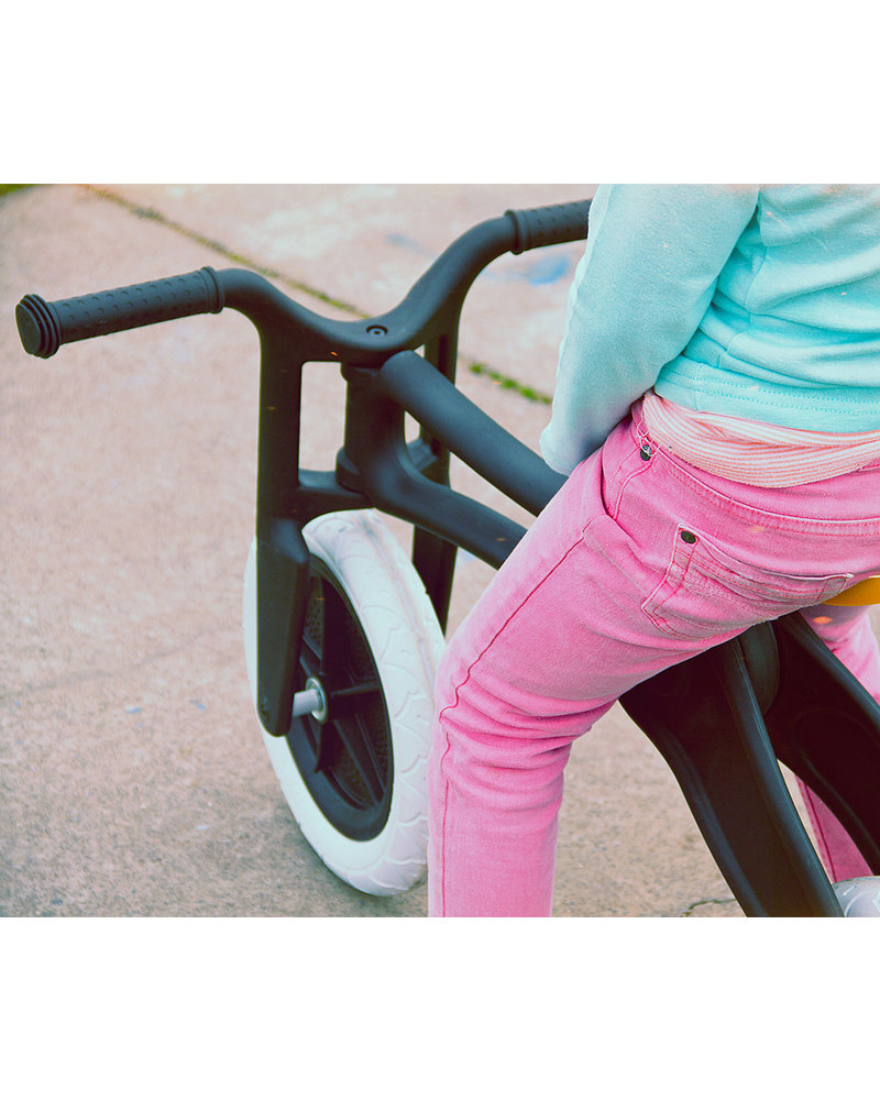 Wishbone design studio wishbone bike recycled 3 in 1 bicicletta ... Fasciatoio da tavolo in plastica