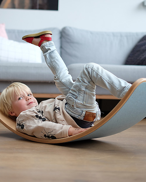 Wobbel Wobbel Original Tavola d'Equilibrio in Legno, Smalto Trasparente e Feltro - Azzurro Cielo - Divertimento ed esercizio per grandi e piccini Giochi Montessoriani