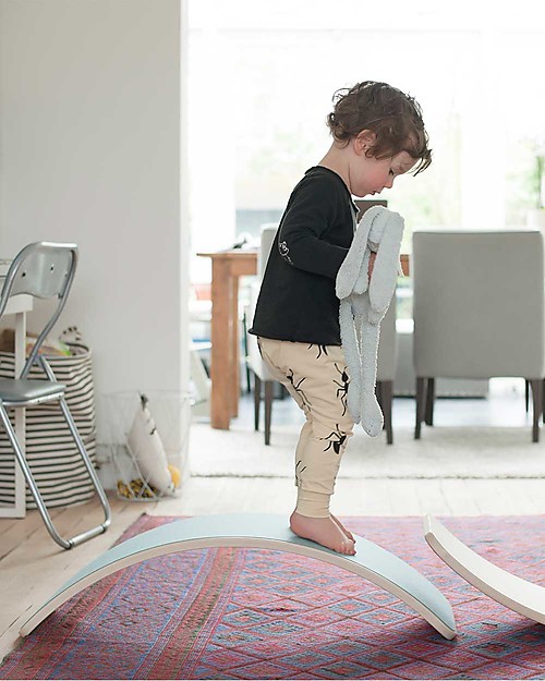 Wobbel Wobbel Original Tavola d'Equilibrio in Legno, Smalto Trasparente e Feltro - Azzurro Cielo - Divertimento ed esercizio per grandi e piccini Giochi Montessoriani