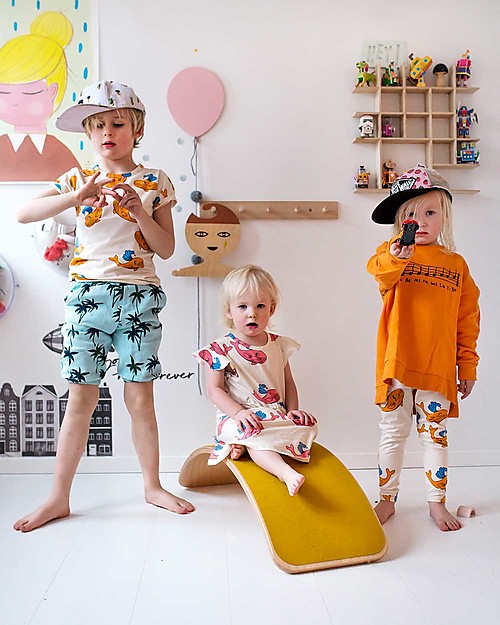 Wobbel Wobbel Original Tavola d'Equilibrio in Legno, Smalto Trasparente e Feltro - Senape - Divertimento ed esercizio per grandi e piccini Giochi Montessoriani